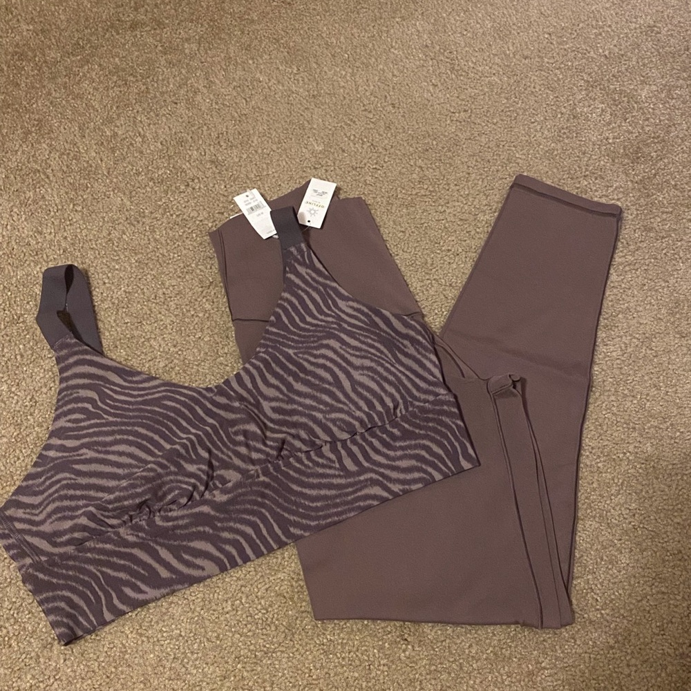 American Eagle Offline leggings and sports bra